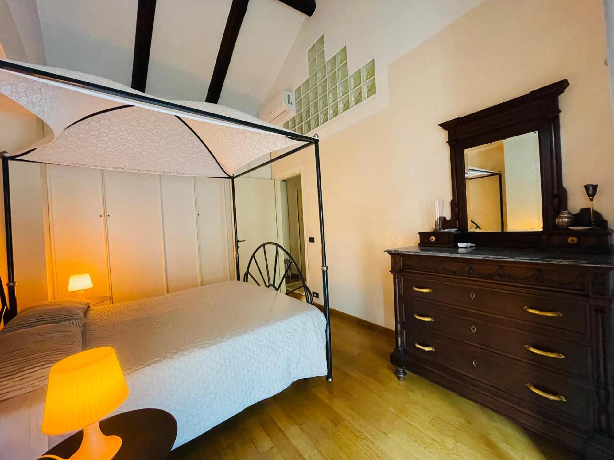 Casa Caroli, Charme E Comfort Nel Cuore Di Alba Εξωτερικό φωτογραφία