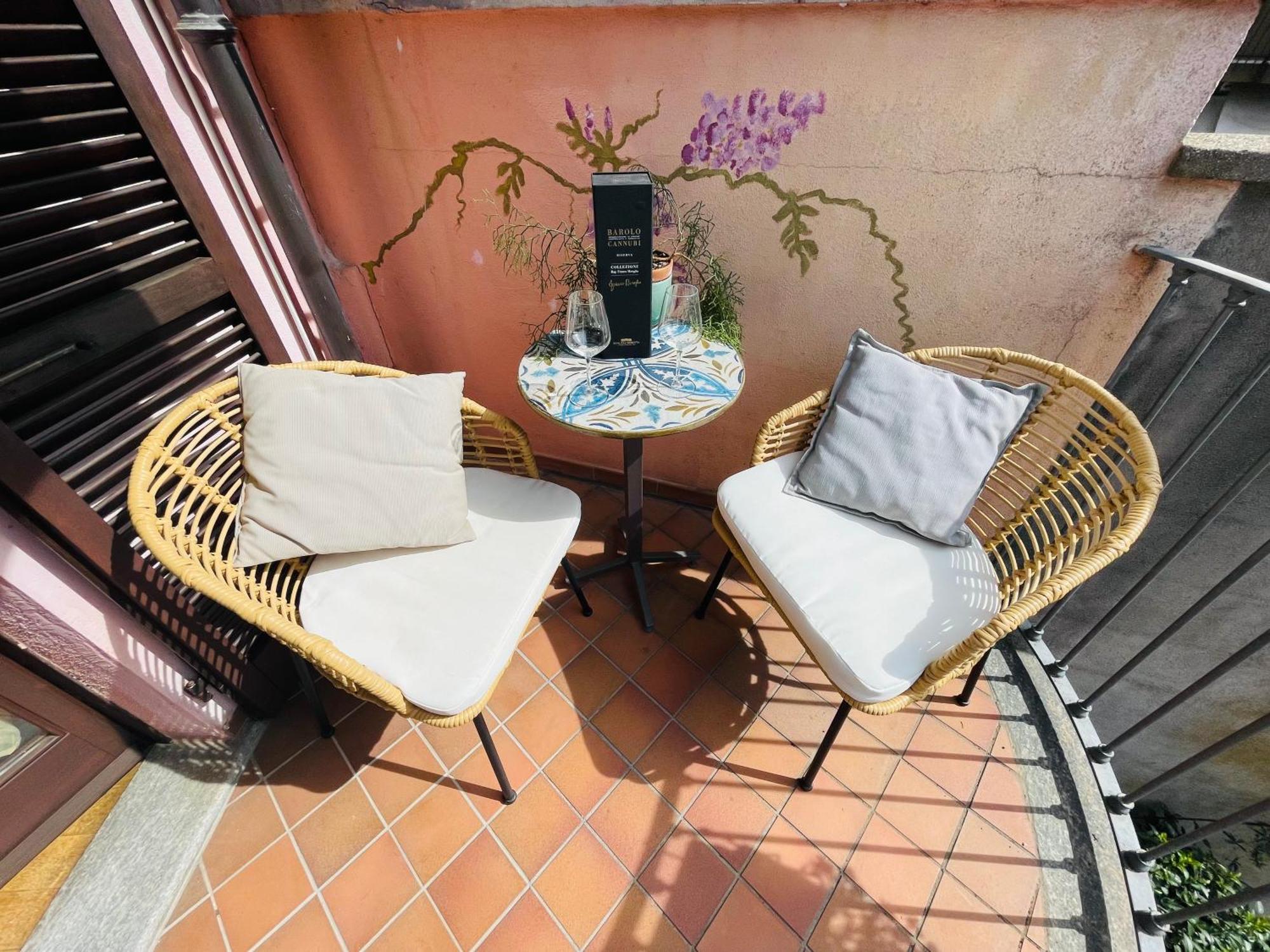 Casa Caroli, Charme E Comfort Nel Cuore Di Alba Εξωτερικό φωτογραφία